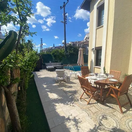 Villa Lavanta Daily Weekly